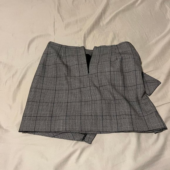 Forever 21 Plaid Wrap Skirt (Size M) - Picture 3 of 4